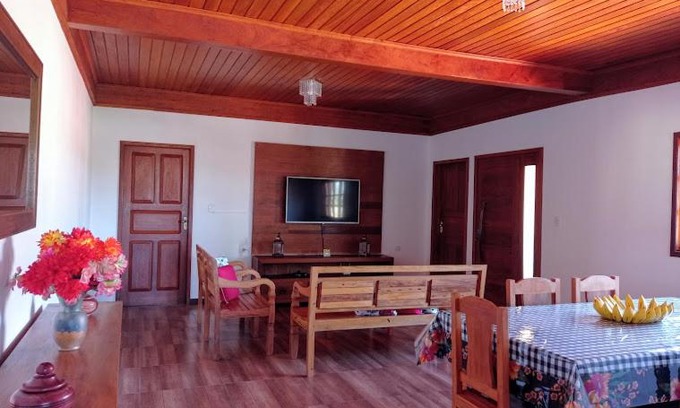 Tiradentes House | Top-Rated Residencia Sao Miguel: Family & Pet Friendly Stay