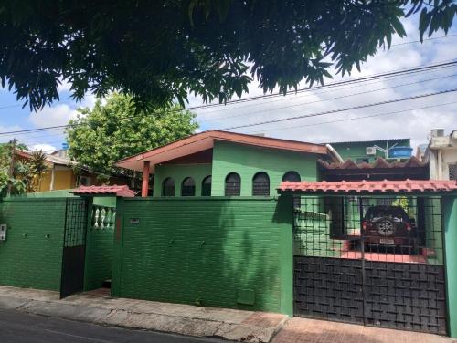 Dom Pedro I House | Cozy Residencial Andréa House with Kitchen Amenities