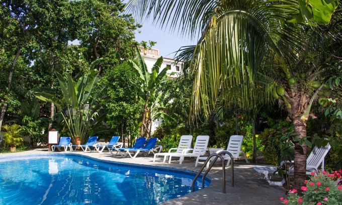 La Esplanada Apartment | Comfortable Stay at Residencial Estephany with Pool & Pets