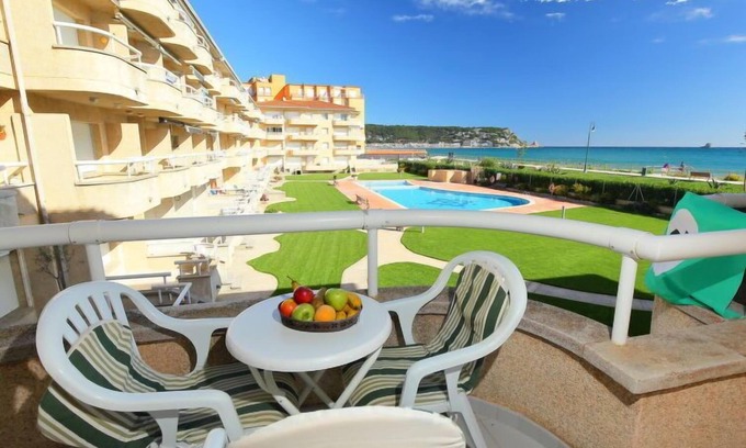 Els Griells Apartment | Oceanfront Escape at Residencial Manureva II by Interhome