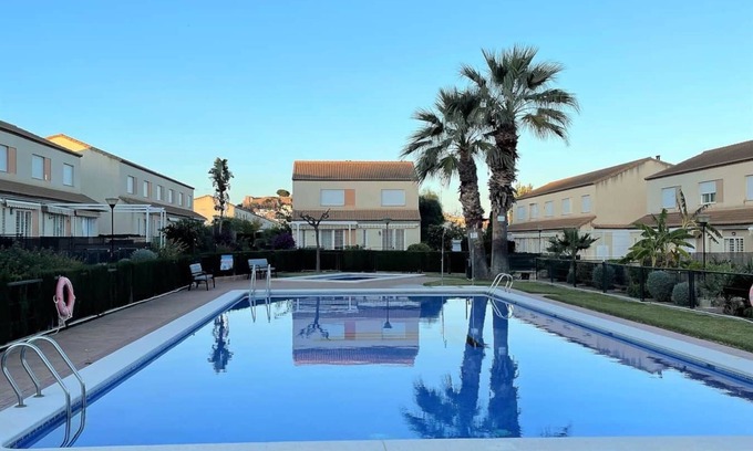 Oropesa del Mar House | Cozy Residencial Vacacional Nova Oropesa with Oceanfront Pool