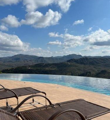 Diamantina House | Relax at Residencial Pôr do Sol with Oceanfront Views