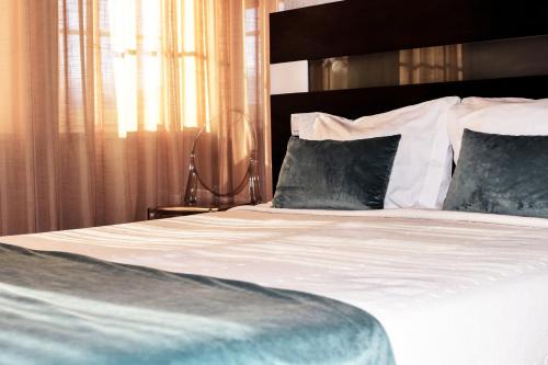 Valenca House | Family-Friendly Stay at Residencial Portas do Sol, Rated 9/10