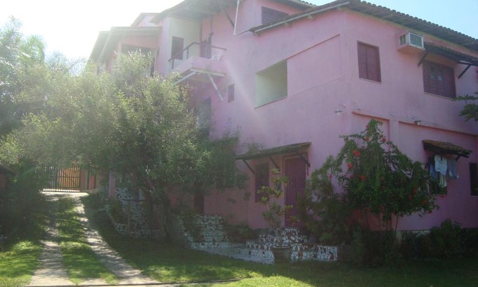 Camamu Apartment | Budget-Friendly Residencial Ravasco: Pet & Child Friendly Stay