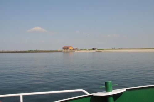 Sint Philipsland Hotel | Pet-Friendly Residentie Oosterschelde with Oceanfront Views