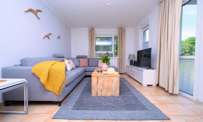 Zingst Apartment | Oceanfront Residenz am Strand Deichpoofe - Family Friendly Stay