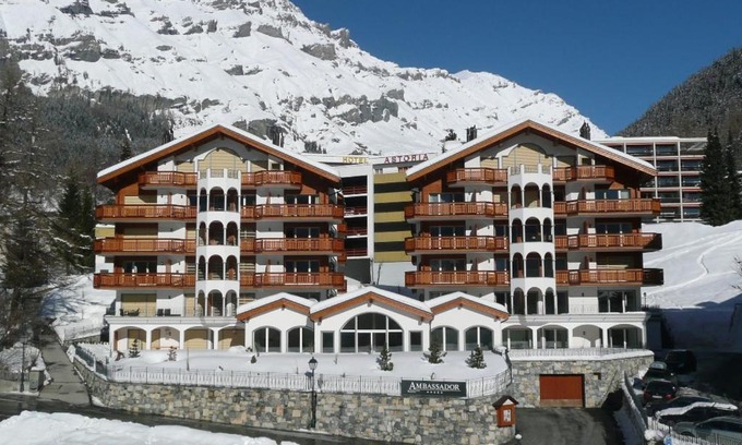 Leukerbad Apartment | Elegant Residenz Ambassador B33 with Hot Tub & 9.5 Rating