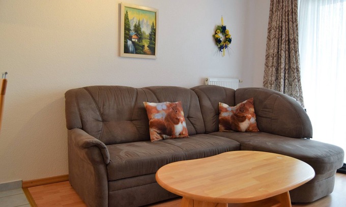 Busumer Deichhausen Apartment | Guest Rated 10/10: Residenz Rosenhof with Oceanfront Views