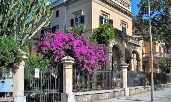 Mondello Villa | Residenza 1921 - Art Nouveau Villa Steps from the Beach
