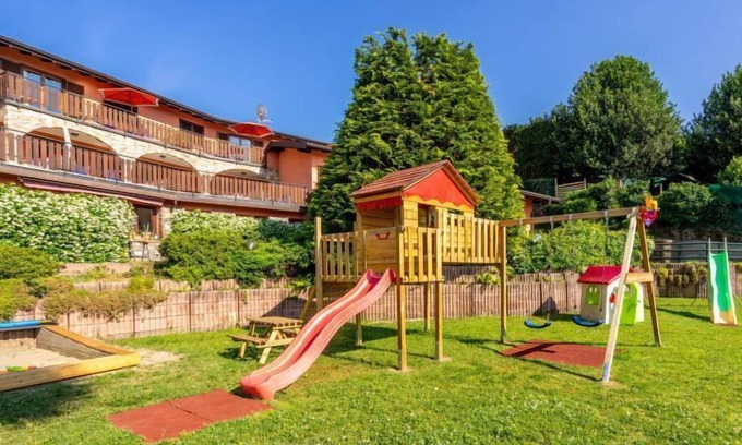 Luino Apartment | Pet-Friendly Residenza Agrifoglio: Oceanfront Relaxation
