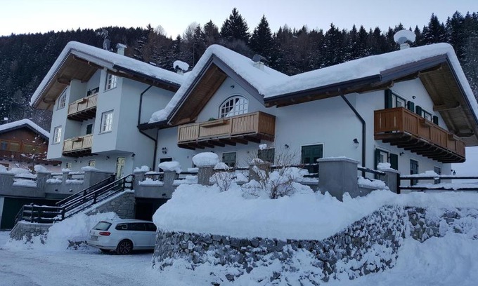 Ossana Apartment | Pet-Friendly Residenza Andreotti with Breakfast Included