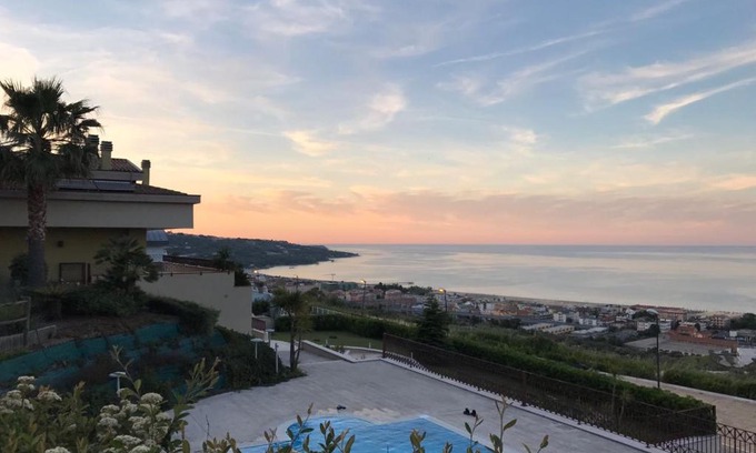 Marina di Vasto House | Discover Residenza Borgo degli Ulivi with Pool & Breakfast