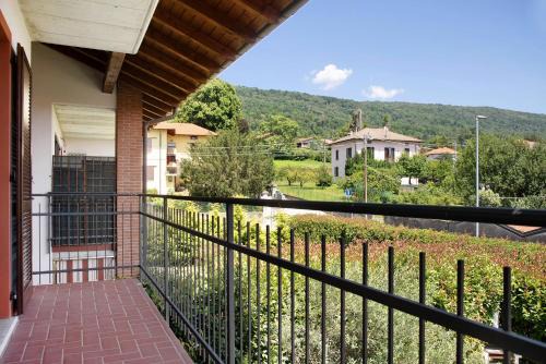 Cocquio-Trevisago Apartment | Family-Friendly Stay at Residenza Contrada Awaits You
