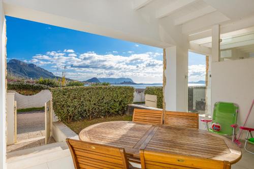 Golfo Aranci Apartment | Oceanfront Residenza Cormorani 2: Family-Friendly Getaway