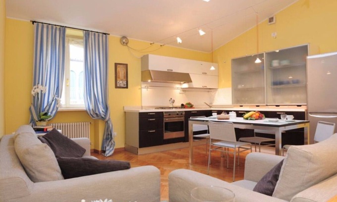 Lazise Old Town Apartment | Guest Rated 9.6: Residenza Corsocangrande25 with Ocean View