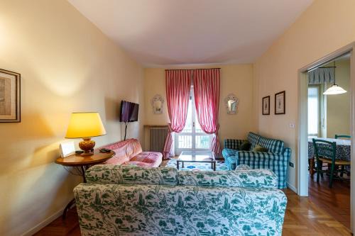 Lazise Old Town Apartment | Top-Rated Residenza Corsocangrande25: Pet & Child Friendly
