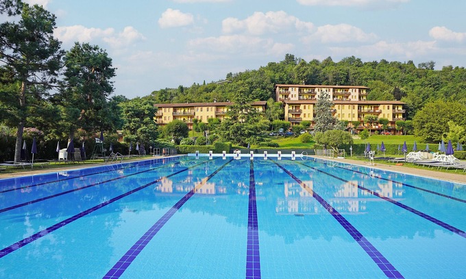 Villaggio Sanghen Apartment | Relaxing Stay at Residenza CRB 38 with Lake View & Pool