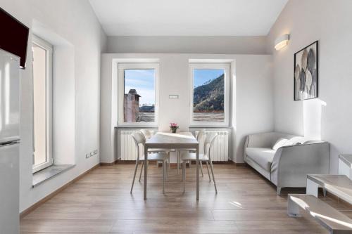 Lavaggiorosso Apartment | Family-Friendly Residenza del Capitano with Hot Tub Amenities