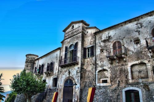 Fornelli Apartment | Pet-Friendly Residenza del Castello di Fornelli Awaits You