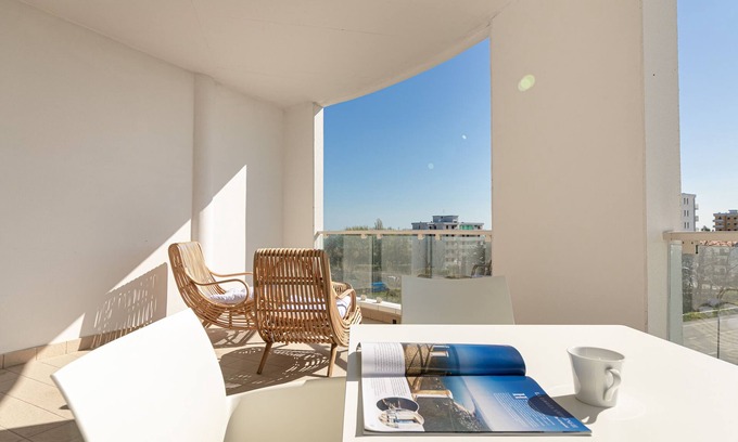 Marina di Vasto Apartment | Residenza Excelsior: Family-Friendly Oasis with Ocean Views
