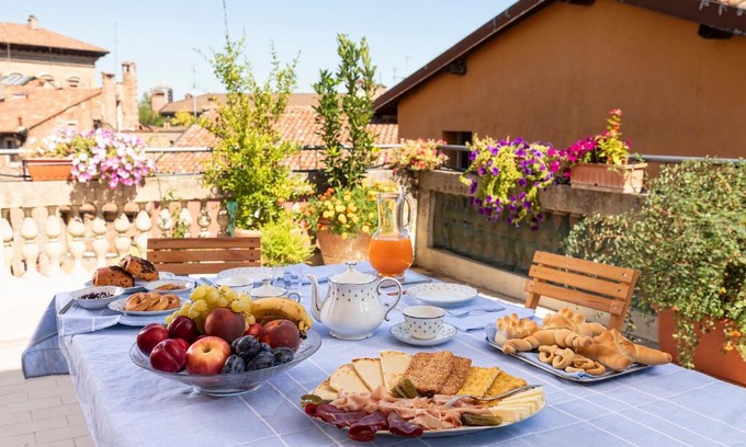Historic Center Bed & Breakfast | Perfect Getaway at Residenza Palazzo Marchesini - 10/10 Rating