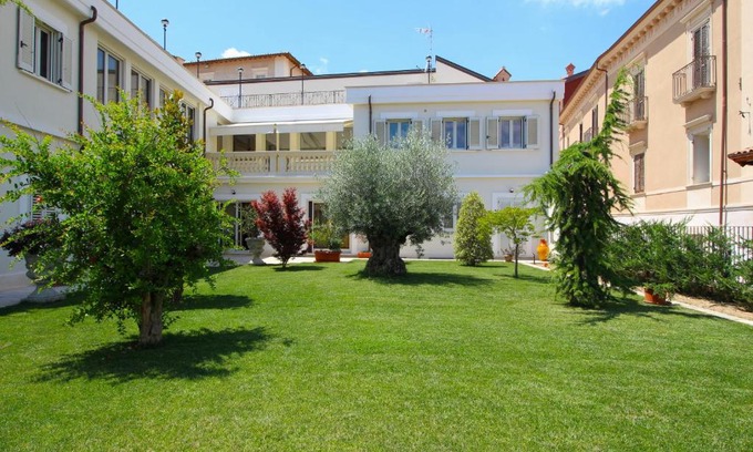 L'Aquila Bed & Breakfast | Elegant Residenza San Flaviano: 4-Star Retreat with Breakfast