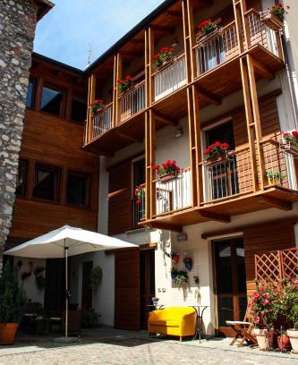 Vinadio House | Inviting Residenza Tre Corone: Top Rated with Breakfast