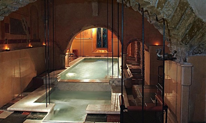 Tivoli Apartment | Indulge in Elegance at Residenze Gregoriane - 4 Star Escape