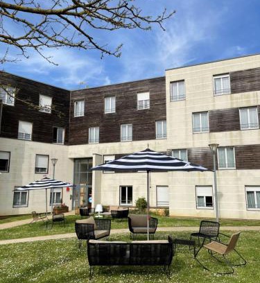 Bures-sur-Yvette Apartment | Pet-Friendly Getaway at Residhome Bures La Guyonnerie