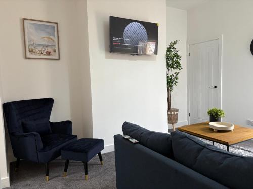 Blyth Apartment | ResiLets - NEW 3 Bed Apt, Sleeps 5, Town Centre, Ideal for contractors, holidaymakers, Professional Short Stay