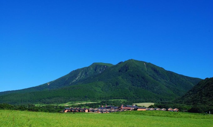 Taketa Resort | Stylish Stay at Resonate Club Kuju with Hot Tub & Breakfast