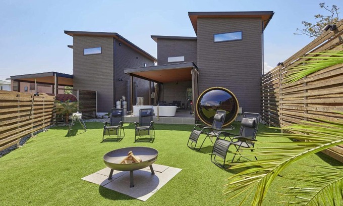 Imazu House | Relax at Resoreat Takashima with Ocean Views and Hot Tub