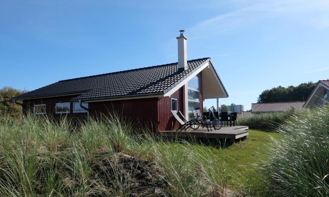 Grossenbrode House | Beach House B: Pet-Friendly 4-Star Retreat Awaits You