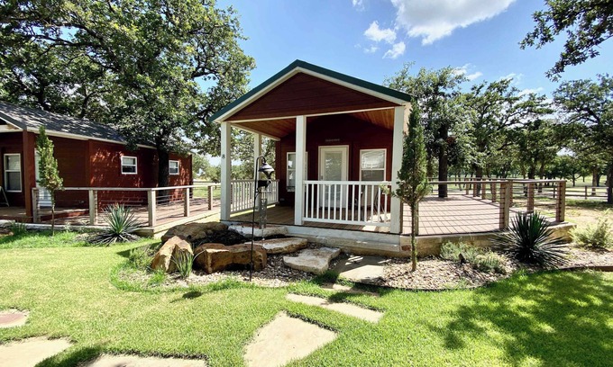 Fredericksburg House | Guest Rated 10/10: Resort at Fredericksburg with Pool & Spa