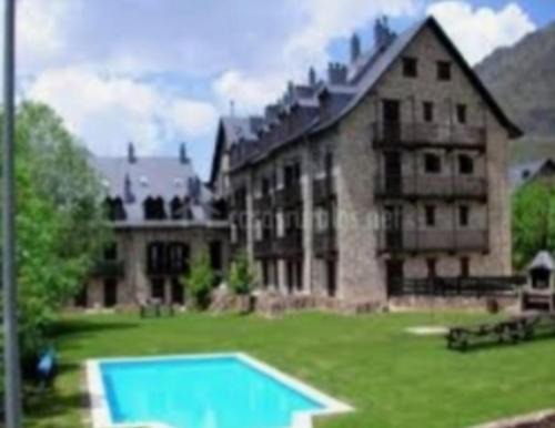 Taull Apartment | Family-Friendly Resort Boi Taull with Pool Access