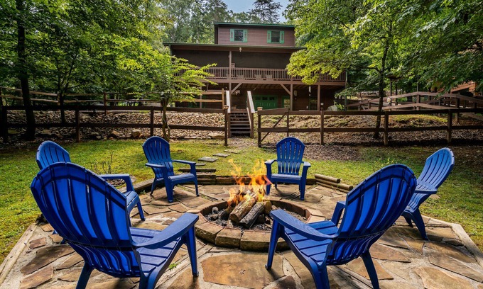 Ellijay Cabin | Top-Rated Resort Cabin with Deer Views and Fire Pit