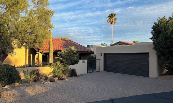 Scottsdale House | Boulders Golf Resort Casita with Breathtaking Sunrise Views