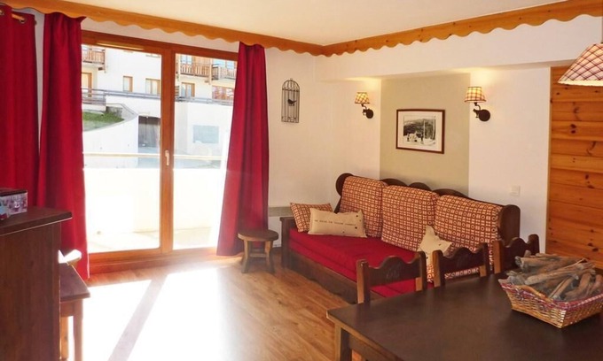 Les Orres Apartment | Discover Comfort: Pet-Friendly Resort with Pool & Spa in Les Orres