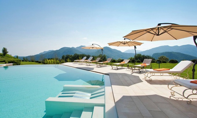 Agra Hotel | Elegant Resort Collina d'Oro with Spa & Pool Amenities