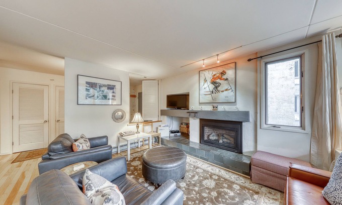 Warren Condo | Inviting Resort Condo with Pools, Hot Tub & Ski Access