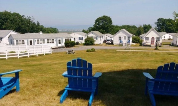 Wells Cottage | Waterfront Resort Cottage in Maine – Guest Rated 9.8/10