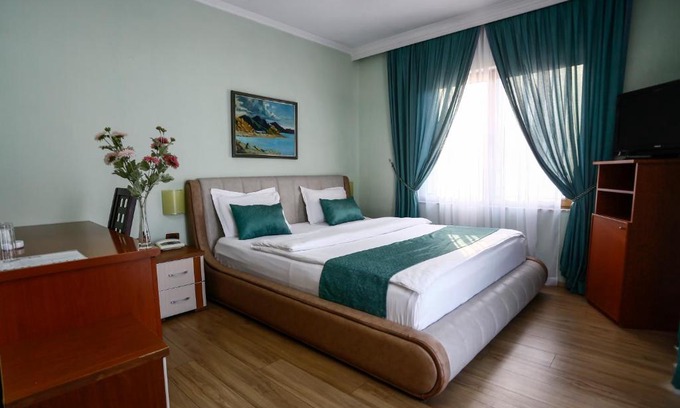 Mjull-Bathore Resort | Discover Resort Eklips: Family-Friendly Retreat with Pool
