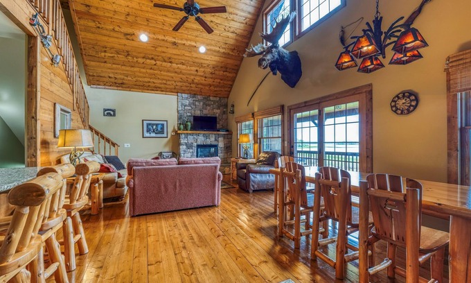 Bemidji House | Unbeatable Summer Getaway: Beach, Hot Tub & Pool Fun