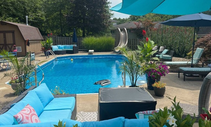 Parma House | Relaxing Retreat: Pool, Hot Tub & Infinity Game Table