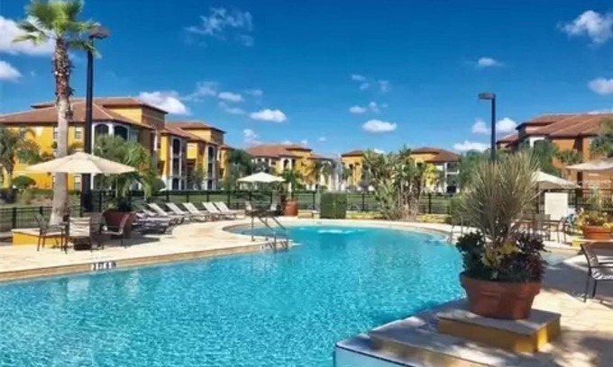Sarasota Condo | Ideal 1 BR Condo with Pool, Steps from the Beach