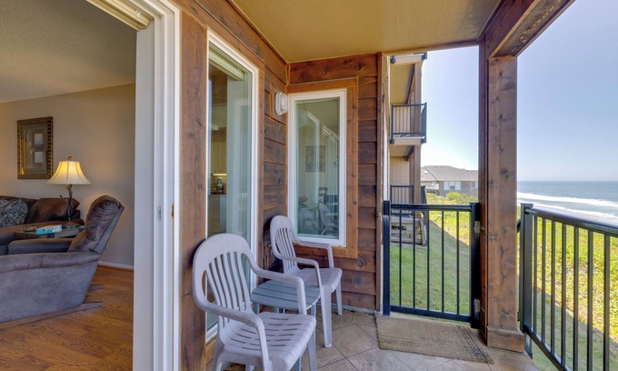 Lincoln Beach Condo | Oceanfront Resort Lincoln Condo with Pool & Spa Amenities