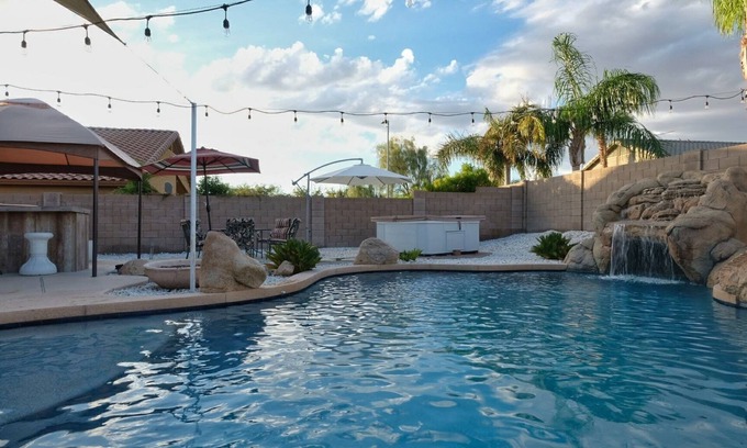 Adobe Highlands House | Resort Living: Heated Pool & Easy Access to Sports Venues
