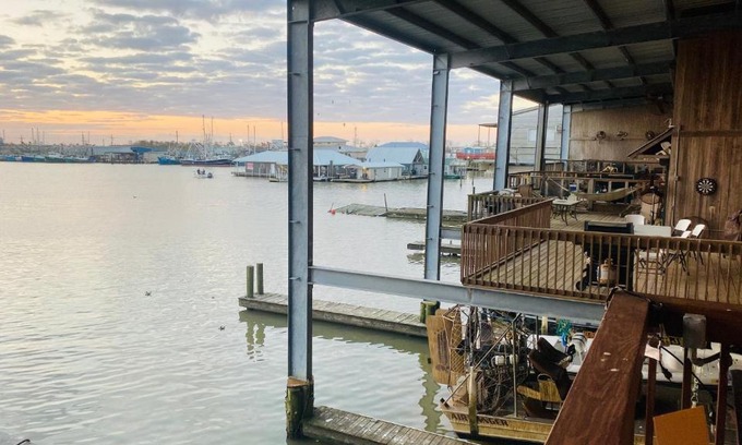 Venice Cabin | Top-Rated Resort Lodging at Venice Marina with Private Dock