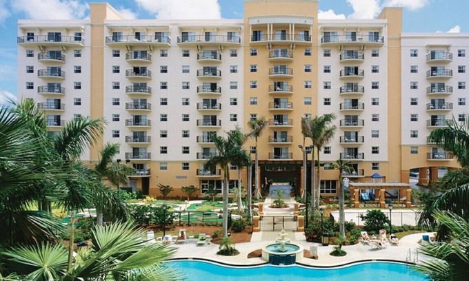 Survey Creek Resort | Family-Friendly 2 BR Resort at Wyndham Palm Aire with Pools