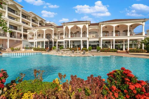 Saunta Vaddo Resort | Experience Resort Rio: Relaxing Getaway with Spa & Pool